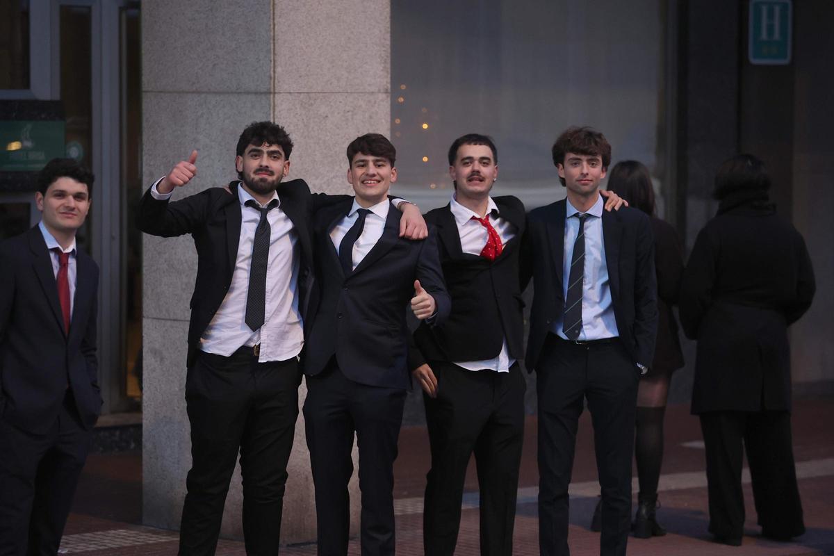 Año nuevo en A Coruña: 2026 comienza con colas para los buses y taxis tras las fiestas de Nochevieja