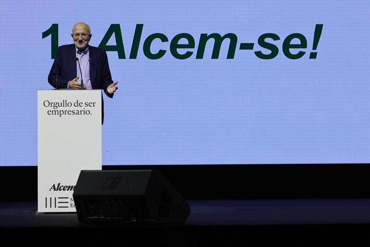 Juan Roig, en una jornada de la plataforma Alcem-se promovida por él tras la dana
