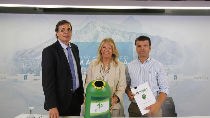 Ángeles Muñoz, Diego López y el responsable de Ecovidio, José Fuster.