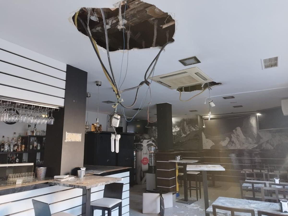 Robatori de pel·lícula en un bar d’Astúries: el lladre va entrar pel sostre i es va emportar fins i tot el regal de Reis