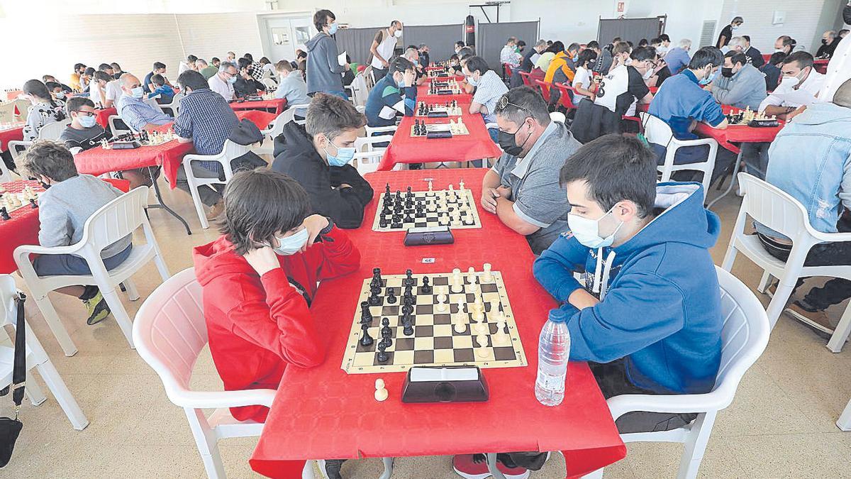 El Ciudad de Zaragoza de ajedrez llenó ayer de partidas las instalaciones de El Olivar