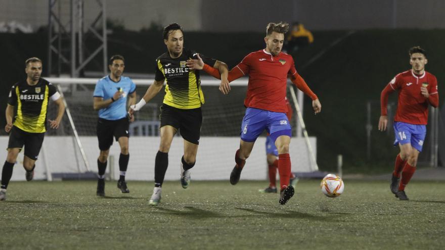 Las imágenes del partido entre el Atlético Saguntino y La Roda.