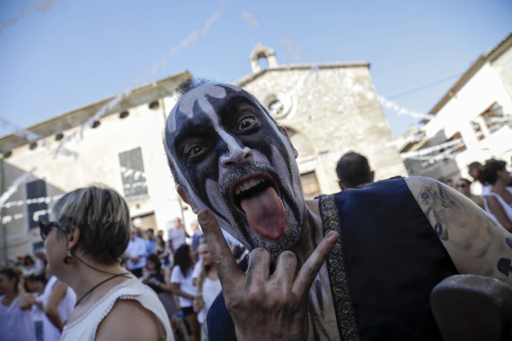 Pollença gana la batalla de la igualdad en los moros y cristianos