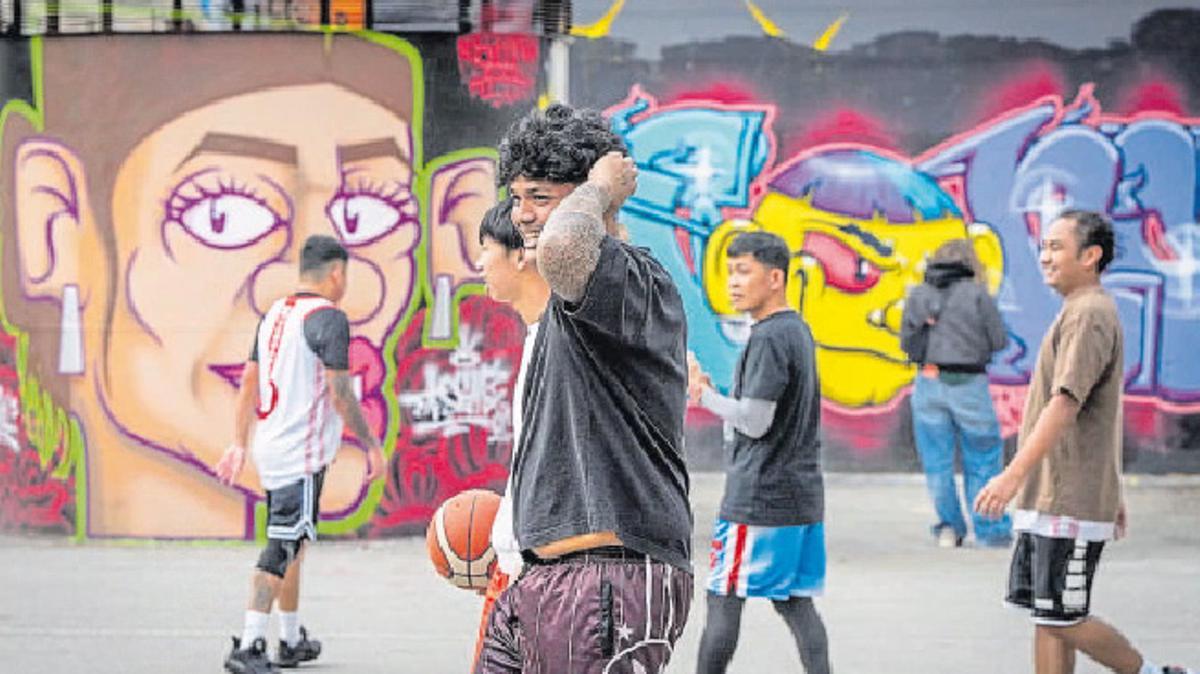 Més de la meitat dels joves  de BCN han nascut a l’estranger