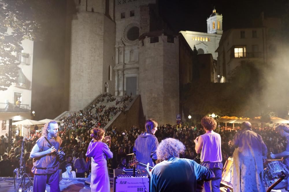 Concert dels Berros de la Cort i Joan Garriga a la plaça de Sant Feliu