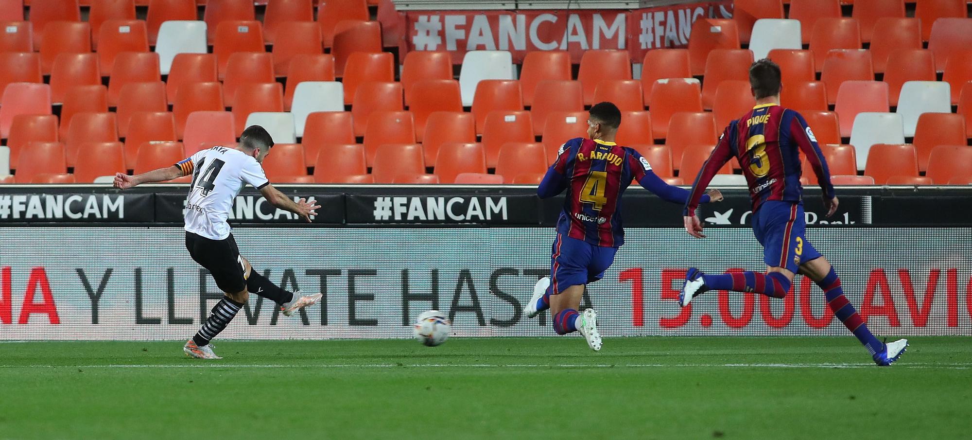 Todas las imágenes del partido entre el Valencia CF y el Barcelona