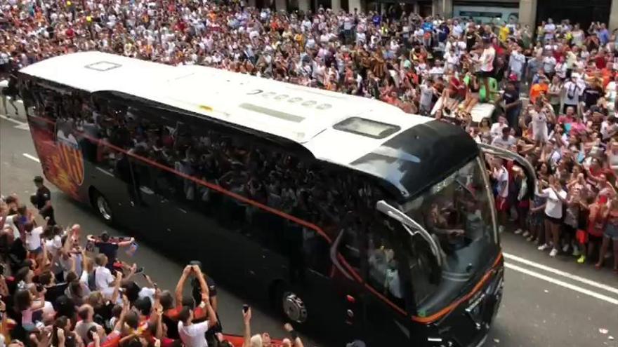 Presentación del Valencia CF, la llegada del equipo a Mestalla
