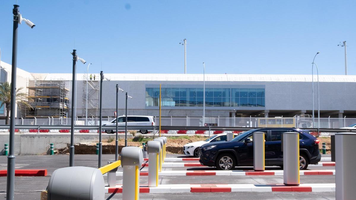 Las fotos del nuevo acceso al parking exprés que ha estrenado el aeropuerto de Palma