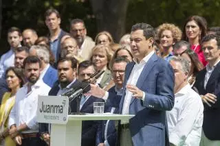 Moreno: "Andalucía se juega avanzar o volver a la peor casilla de salida"