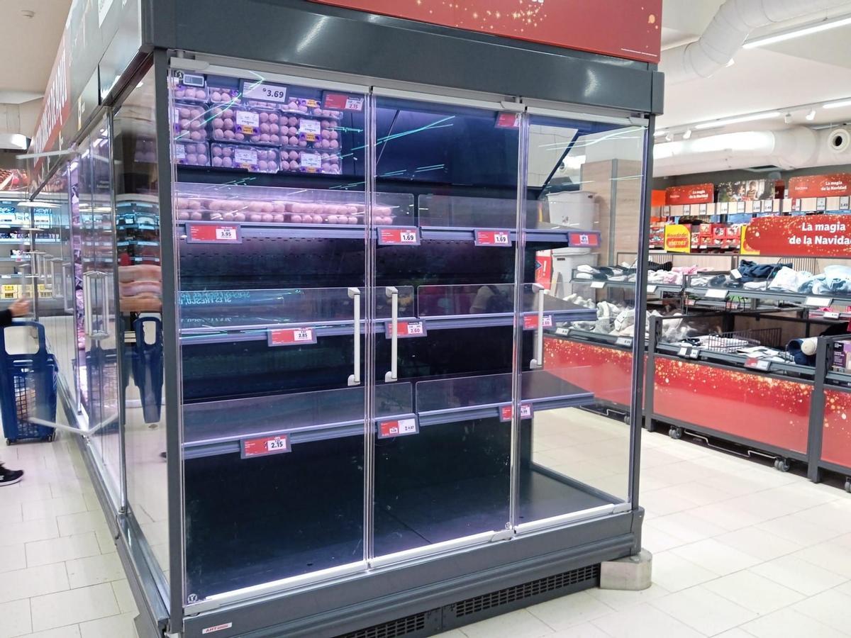 La falta de algunos productos ya se notó este jueves.