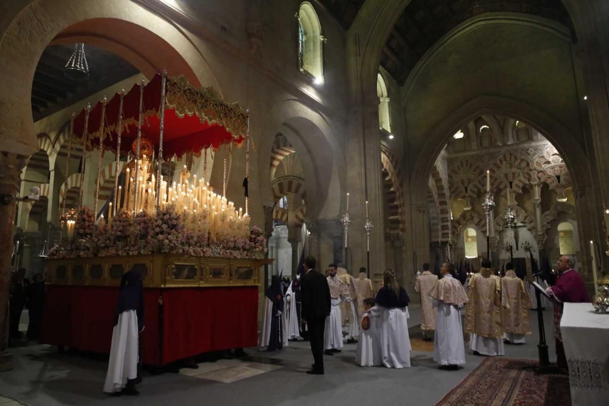 Histórica estación de penitencia de la hermandad de la Agonía