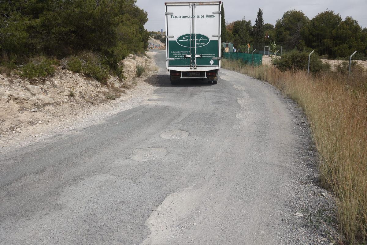 Esatdo de un camino en Peña de las Águilas, en Elche