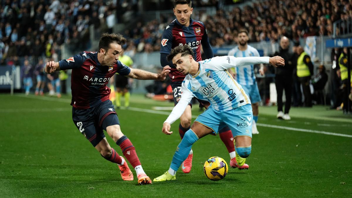 Las mejores imágenes del partido que han disputado este sábado en La Rosaleda el Málaga CF y la UD Levante