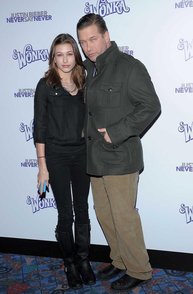 Hailey y su padre, Stephen Baldwin, en el photocall del estreno de 'Never Say Never', de Justin Bieber