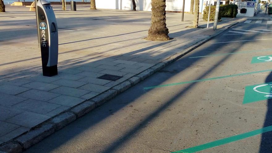 El punt de recàrrega del passeig marítim.