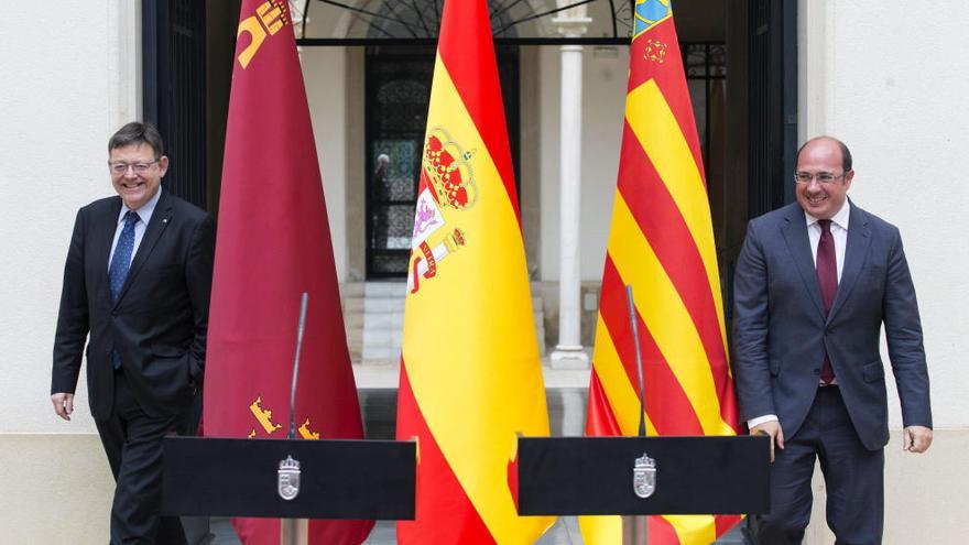 Pedro Antonio Sánchez y Ximo Puig en el Palacio de San Esteban de Murcia.