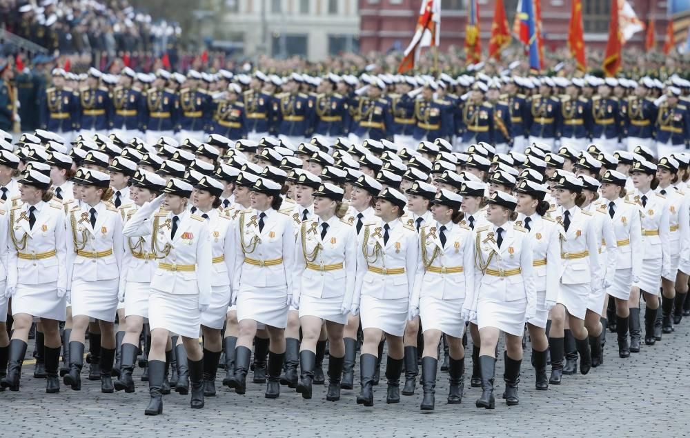 Desfile militar en Moscú por el 72 Día de la Victoria.