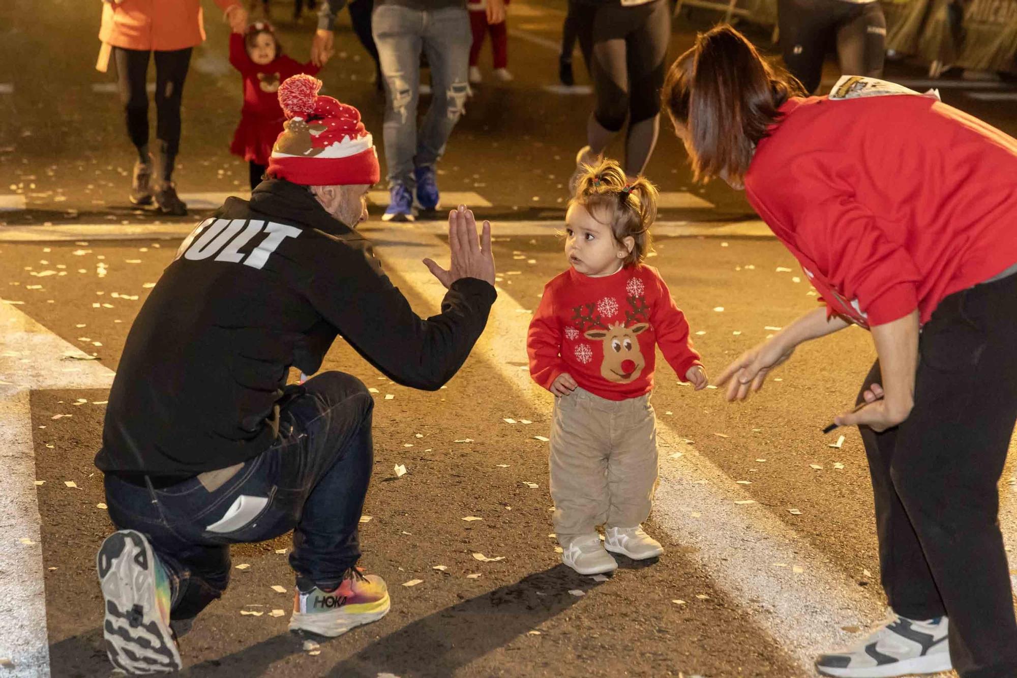 La San Silvestre de Alicante llena de colorido la ciudad