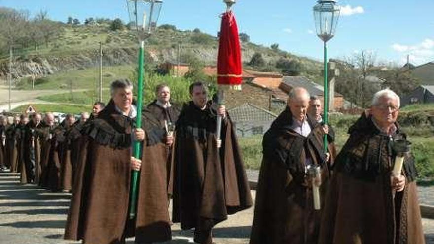 Procesión en Bercianos. Foto L.