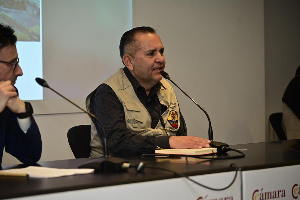 Charla sobre la regularización extraordinaria en Castellón