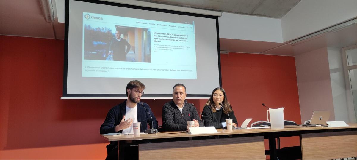 Hamid, junto a los abogados del Observatorio Desca