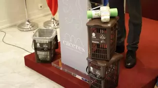 Cáceres añade el color 'marrón' a la recogida de basura: instalará unos pioneros contenedores que se abren con tarjeta