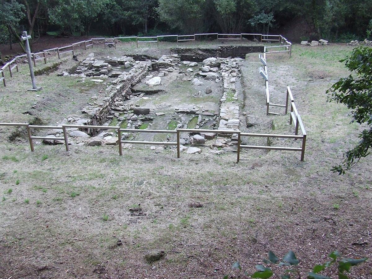 El yacimiento arqueológico de la Igrexa Vella de Santa Comba de Louro