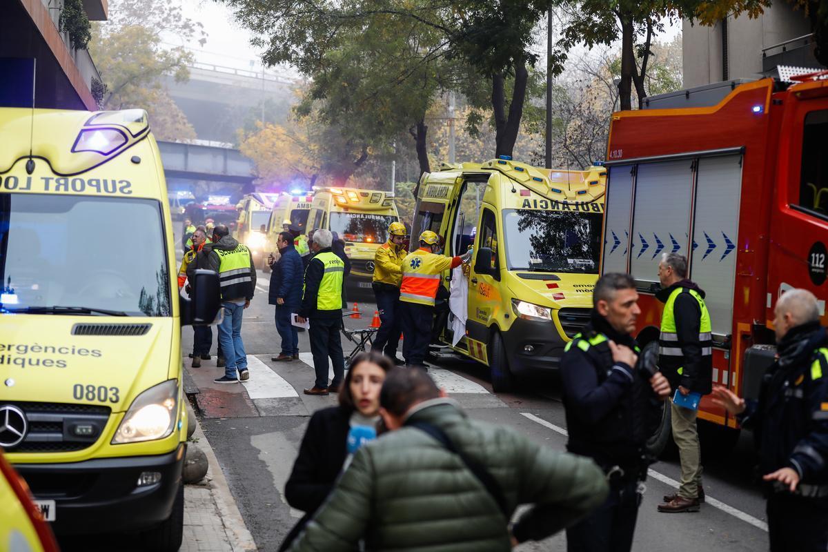 Decenas de heridos por un choque de trenes en Barcelona