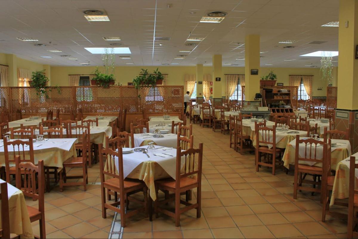 Venta el Túnel, el restaurante de los Montes de Málaga que lleva 70 años sirviendo la mejor comida serrana