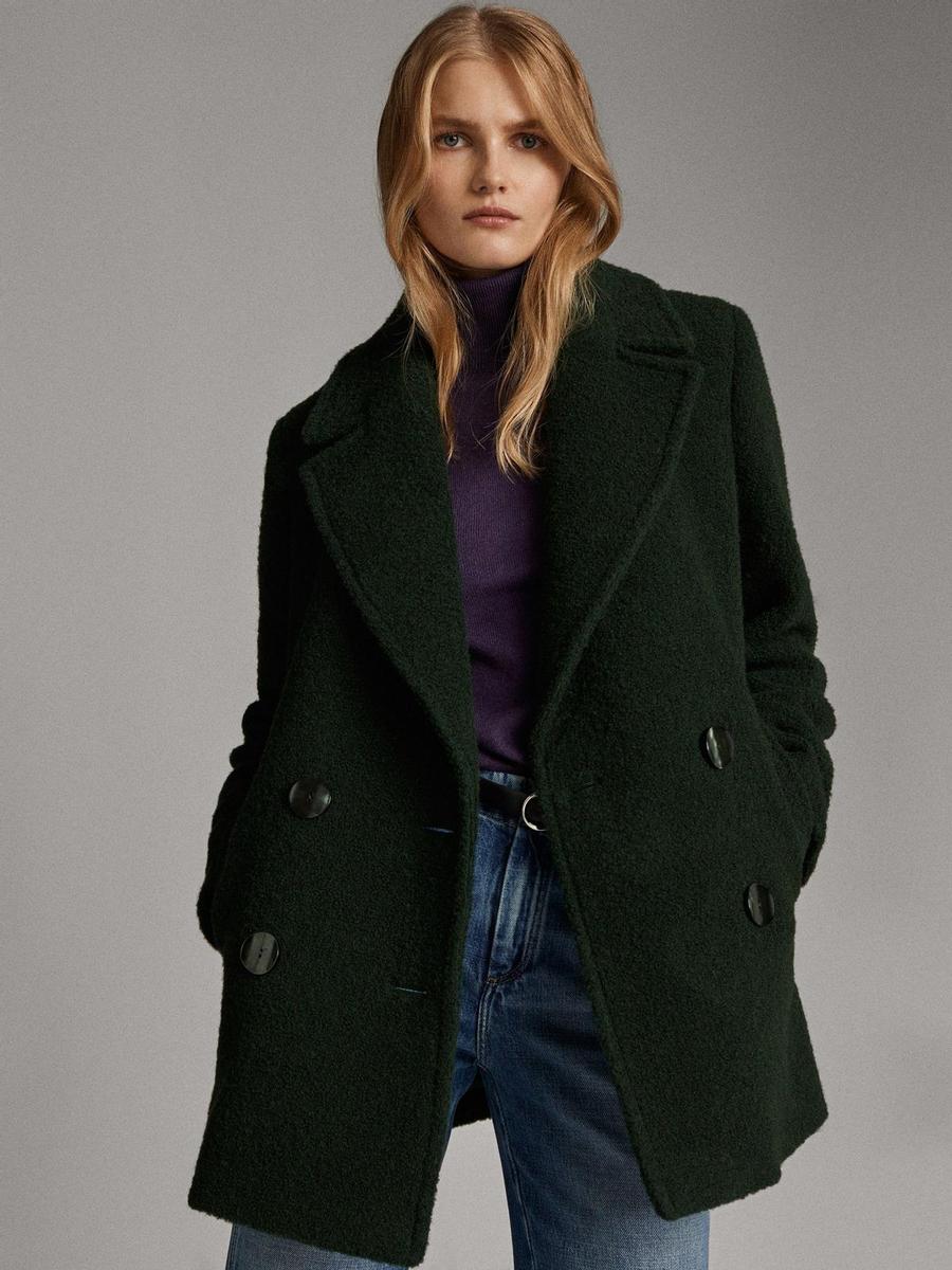 Abrigo cruzado de lana en color verde, de Massimo Dutti