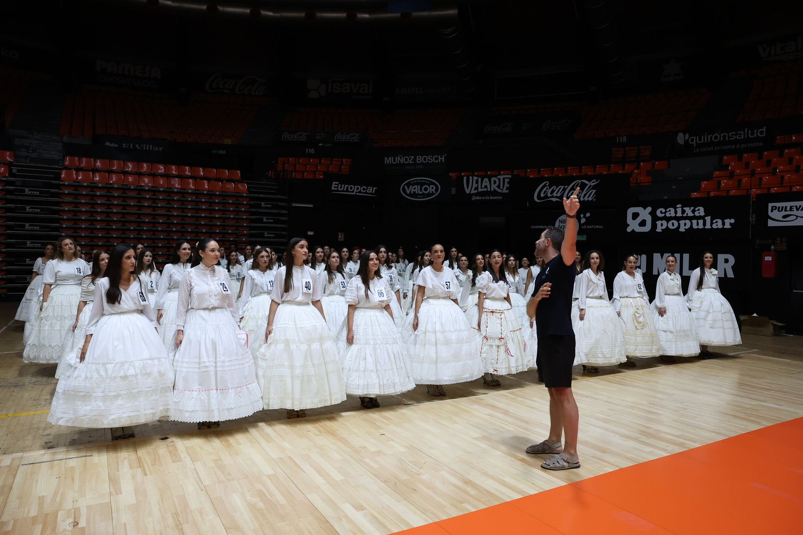 Asi ha sido el ensayo de la elección de candidatas a Falleras Mayores de València 2026
