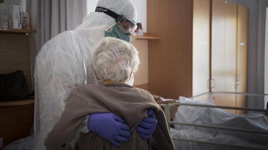 Sanitat completa a partir de hoy la inmunización de más de 6.000 mayores de 90 años en Castellón
