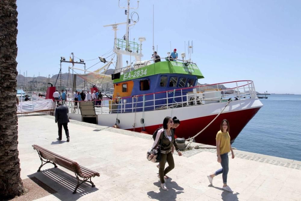 El buque escuela del Hespérides apuesta por el turismo marino  y el medio ambiente