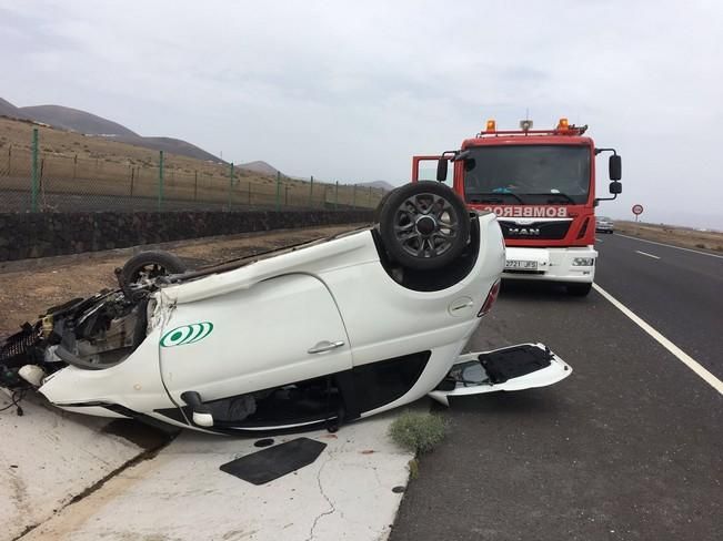 Vuelco de un automóvil en Lanzarote