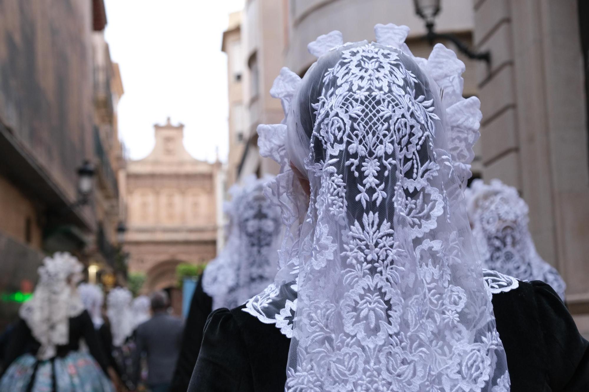 Así ha sido el desfile por las calles de Murcia de las candidatas a Bellea del Foc