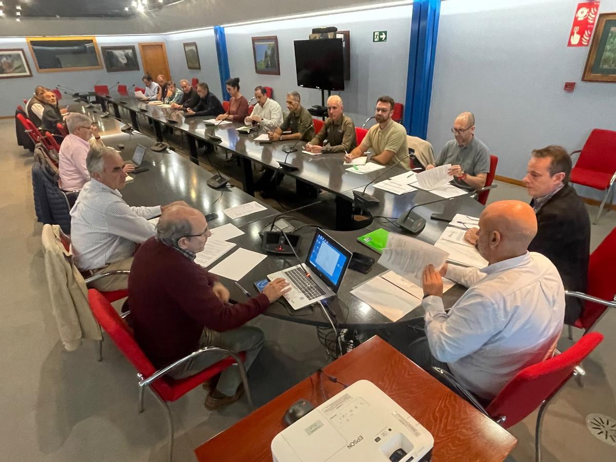 Marcelino Marcos, a la derecha, en la reunión del Consejo de Pesca.