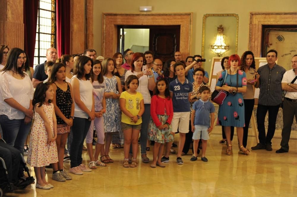 El alcalde de Murcia entrega a los niños y niñas los premios municipales del Día del Medio Ambiente