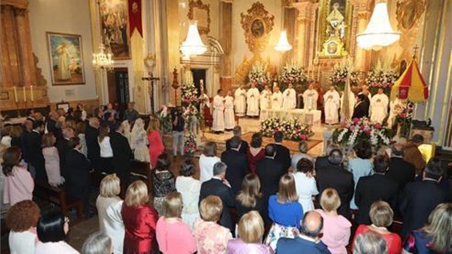 Lleno en la misa pontifical de Lledó