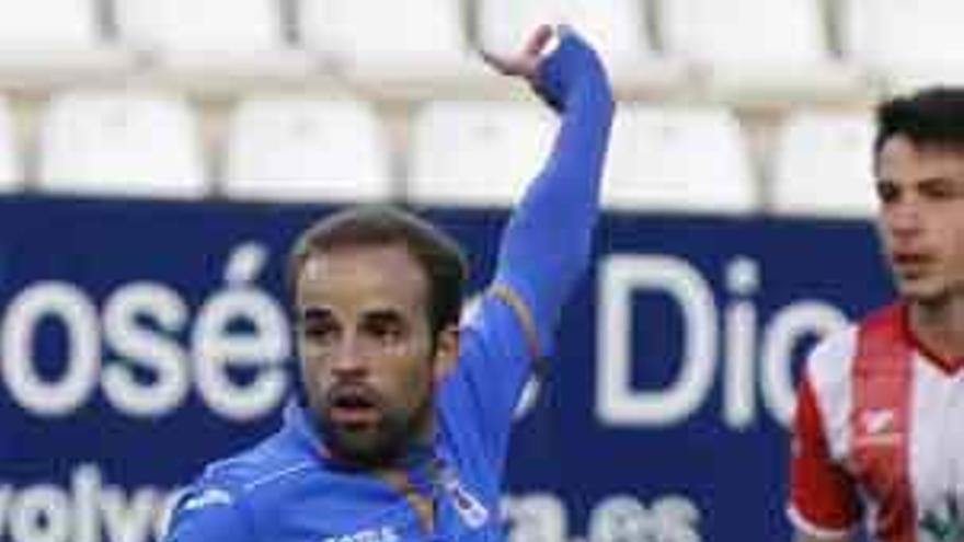 Sergio García, en el Ruta con la camiseta del Oviedo.