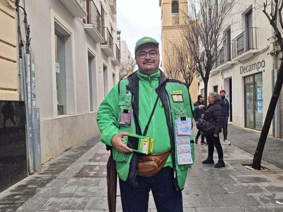 Bruno Miguel, agente vendedor de la ONCE en Badajoz.