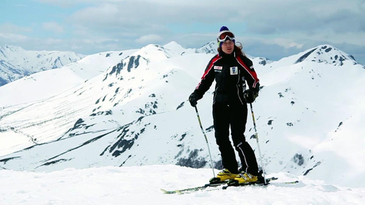 Julia Matos, finalista del mejor trabajo del mundo, en la montaña.