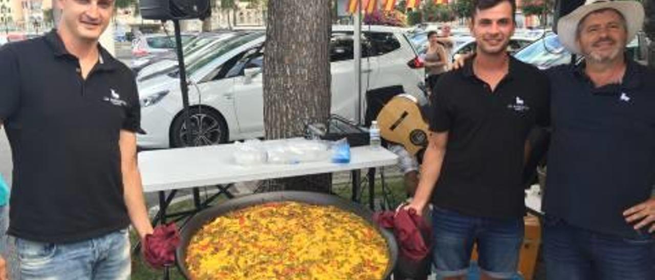 Dos chefs de la Ribera promocionan en Mónaco el arroz de Sueca con paellas