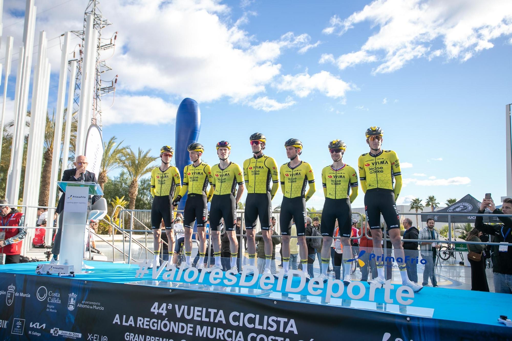 FOTOS: Así ha sido la salida de la Vuelta Ciclista a la Región de Murcia