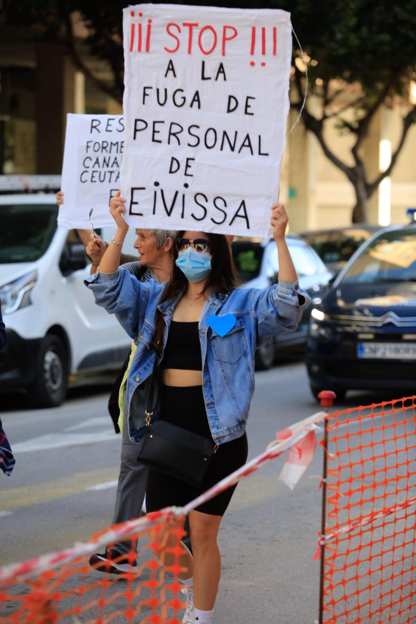 Manifestación de sanitarios por el plus de residencia en Ibiza