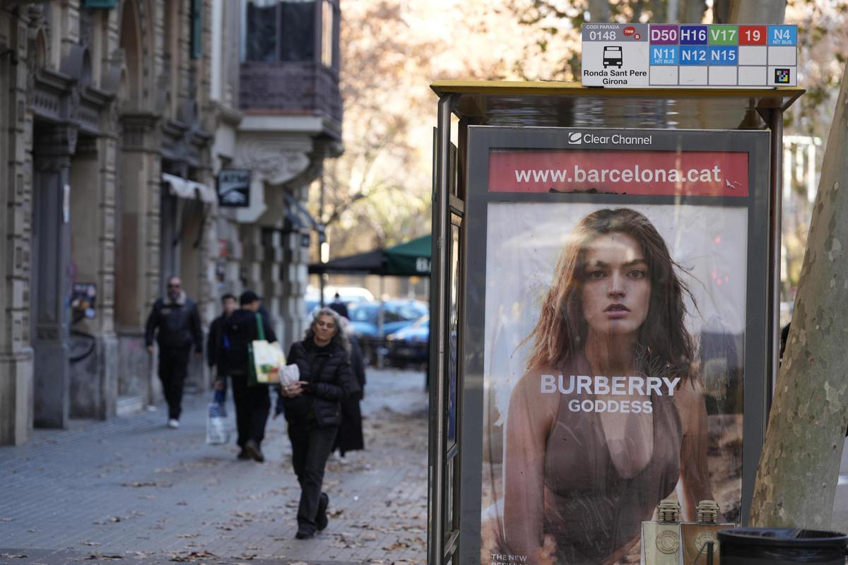 Un panel publicitario en el centro de Barcelona.