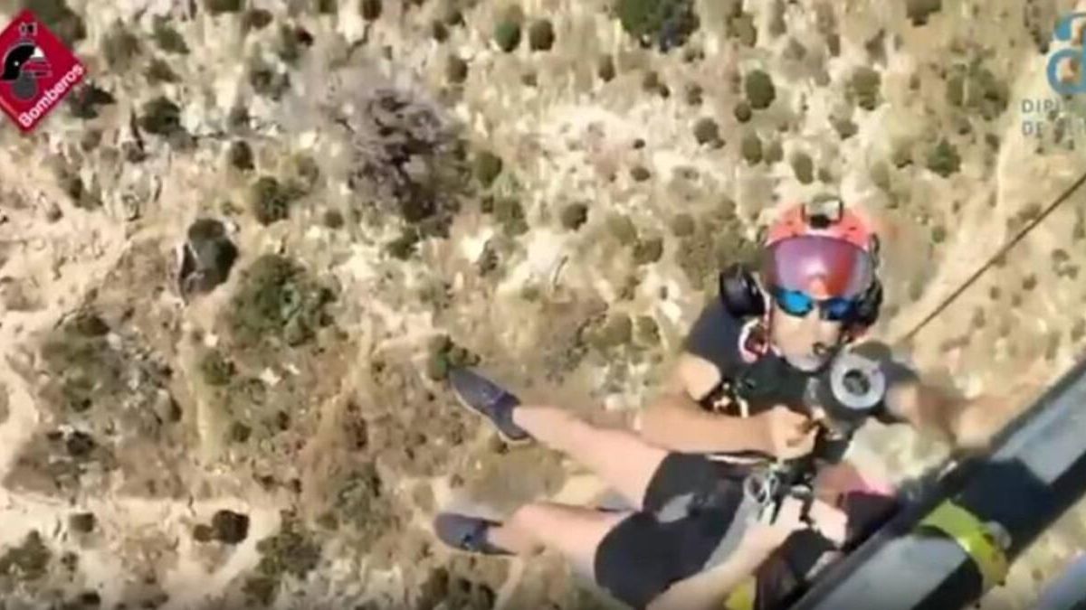 Bomberos rescatan a una senderista con presíncope en el Peñón de Ifach de Calp