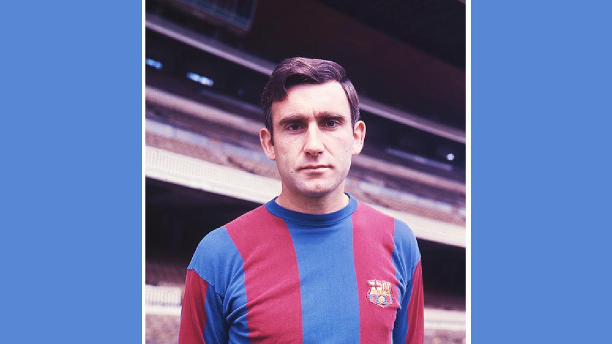 Pedro Mari Zabalza, con la camiseta del FC Barcelona en el Camp Nou