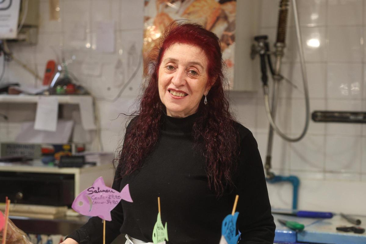 Carmen Moya en su puesto del mercado