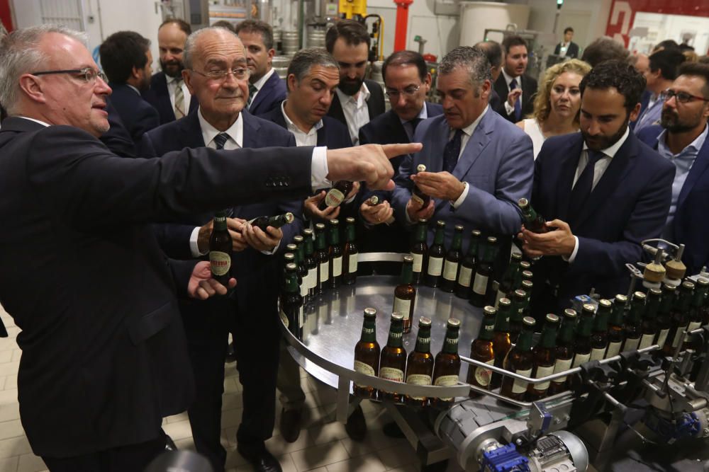 Representantes políticos e institucionales de Málaga acudieron al acto oficial de inauguración de la fábrica de Cerveza Victoria