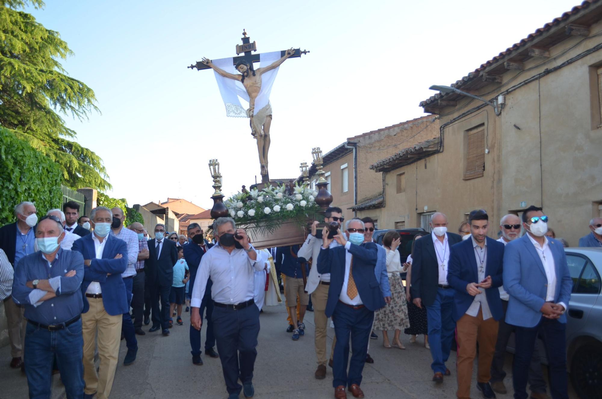 Así celebra Santa Cristina la procesión del Cristo